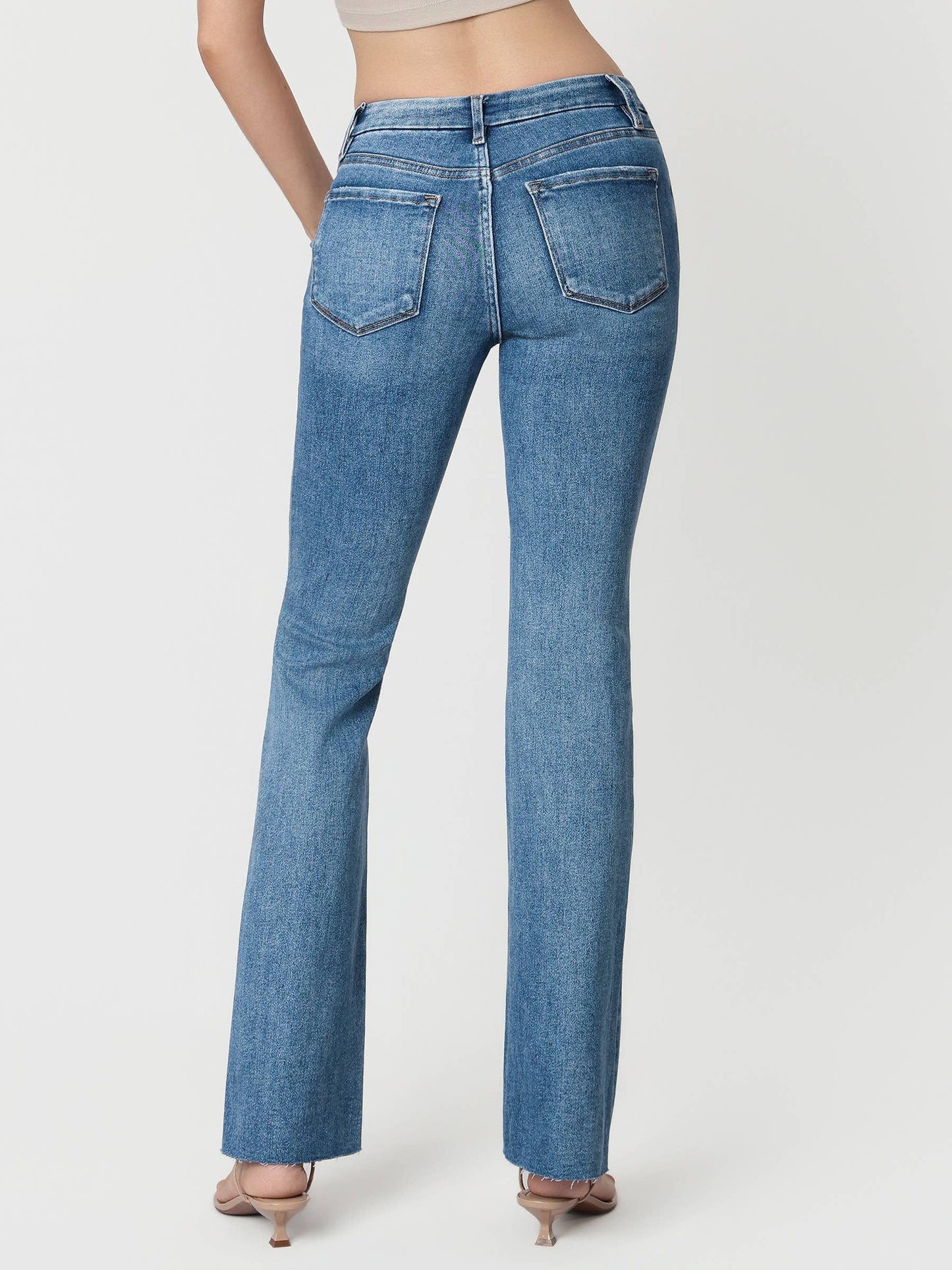 MID RISE SEAMLESS WAISTBAND BOOTCUT JEANS T6217