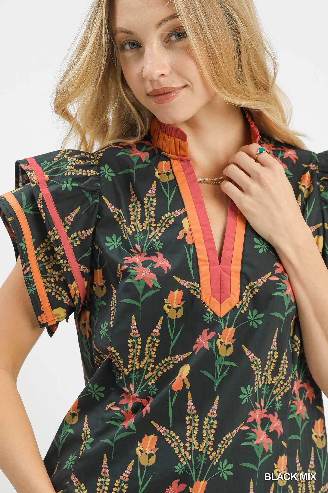 Butterfly Sleeve Top with Contrast Piping